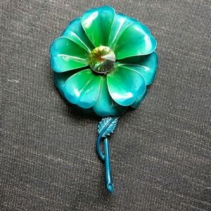 Vintage 1960's flower brooch